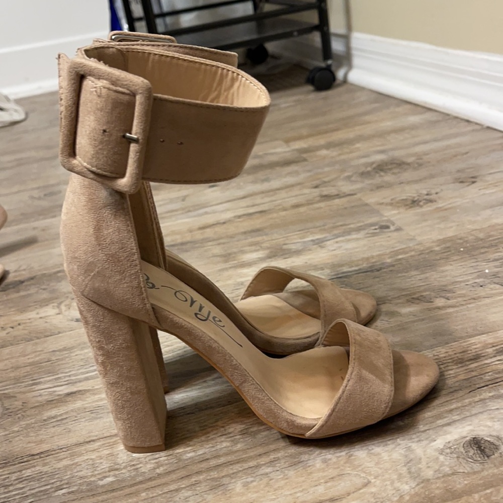 Fashion nova heels used condition size 7 nude